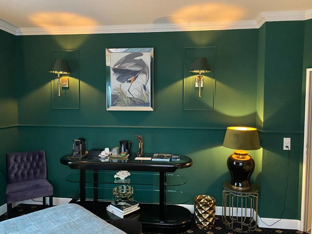 דיסלדורף Boutique Hotel Villa Sarah 4*,